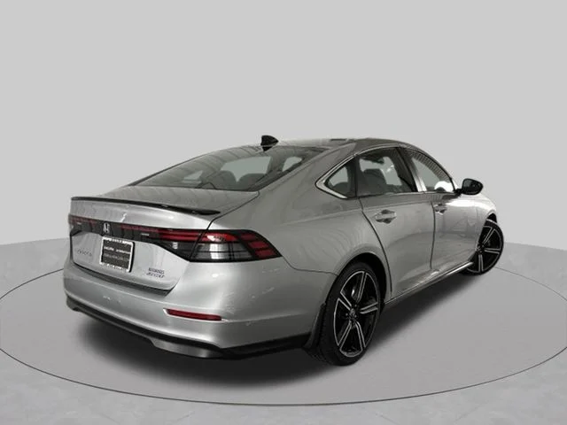 Used 2023 Lunar Silver Metallic Honda Sport image 7