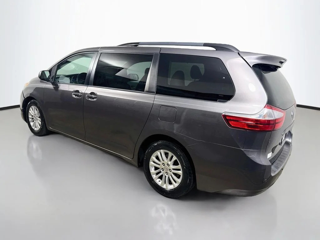 Used 2015 Predawn Gray Mica Toyota XLE Premium image 5