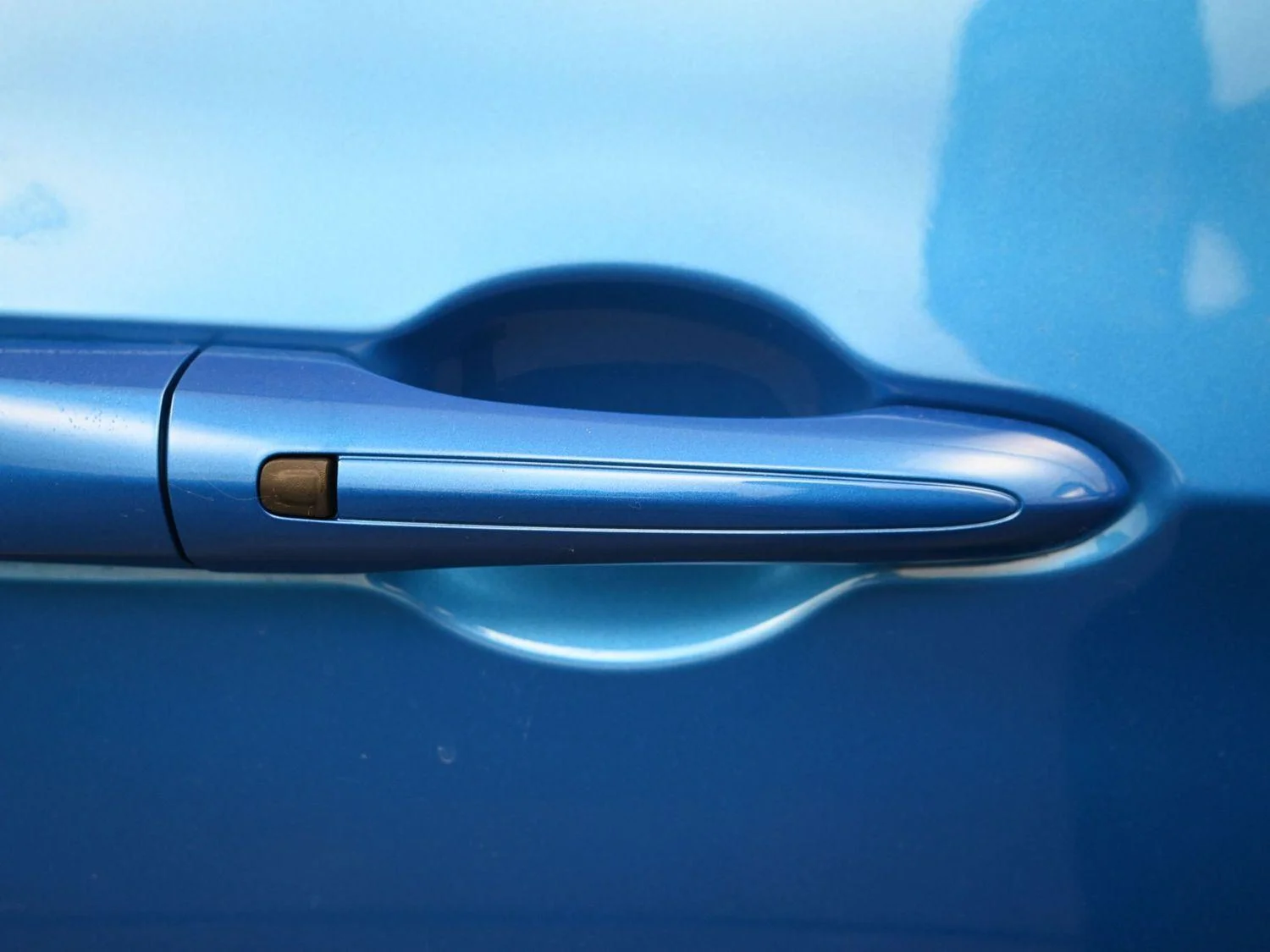 New 2026 Hydro Blue Pearl-Coat Exterior Paint Chrysler Select image 6