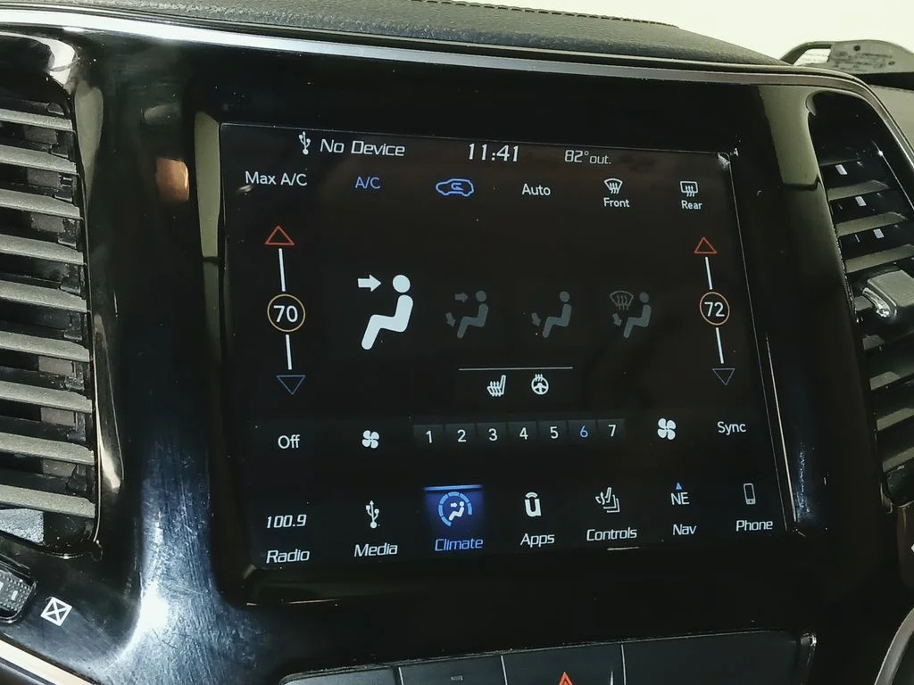 Used 2019 Black Jeep Limited image 26
