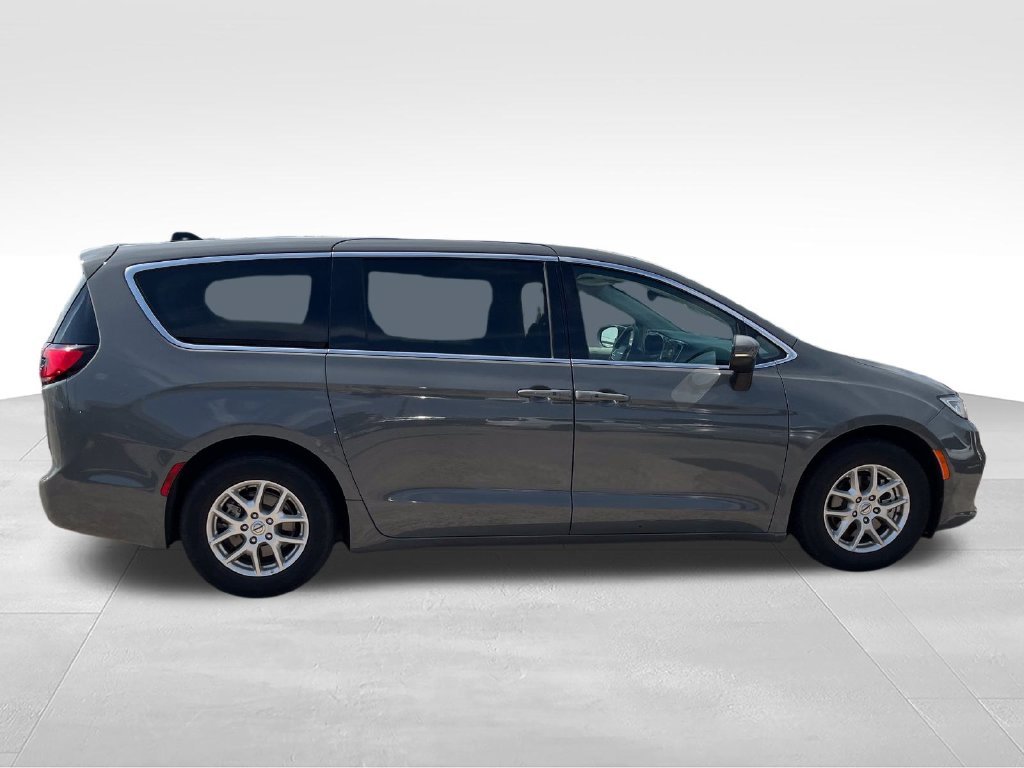 Used 2023 White Chrysler Touring L image 6