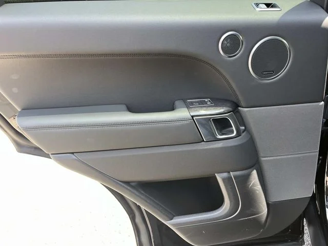 Used 2019 Black Land Rover HSE image 20