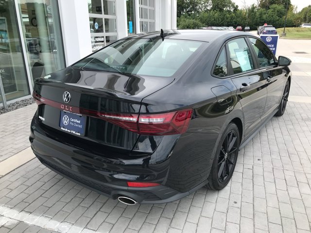 Used 2025 Deep Black Pearl Volkswagen Autobahn image 8