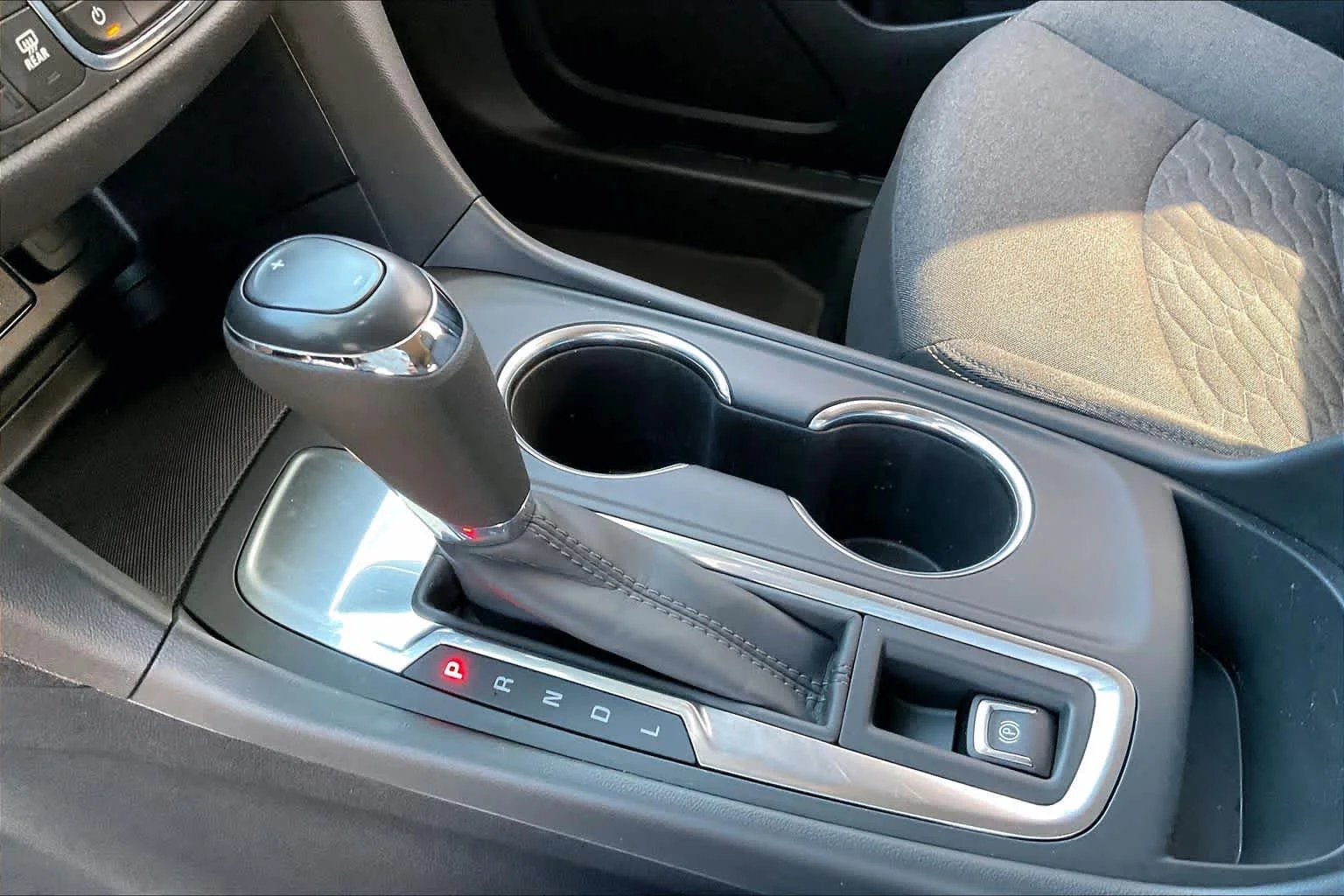 Used 2021 SILVER ICE METALLIC Chevrolet LT image 15