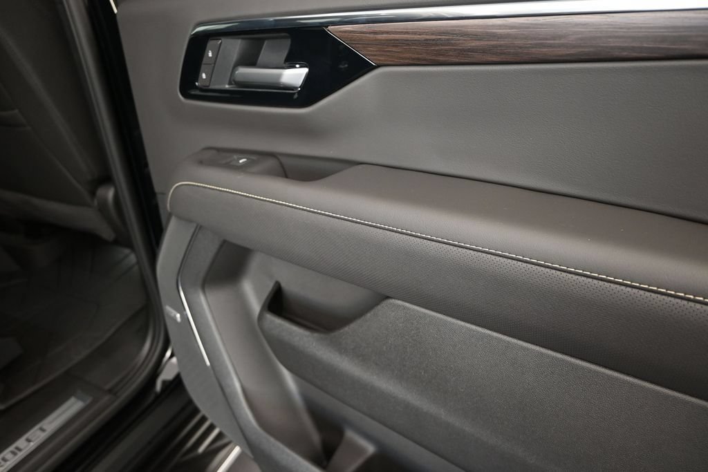 2026 Chevrolet Suburban Premier - Photo 22