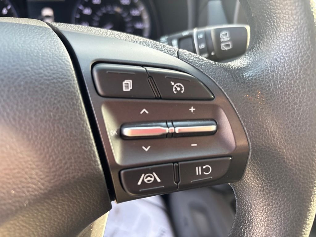 Used 2022 Silver Hyundai SEL image 23