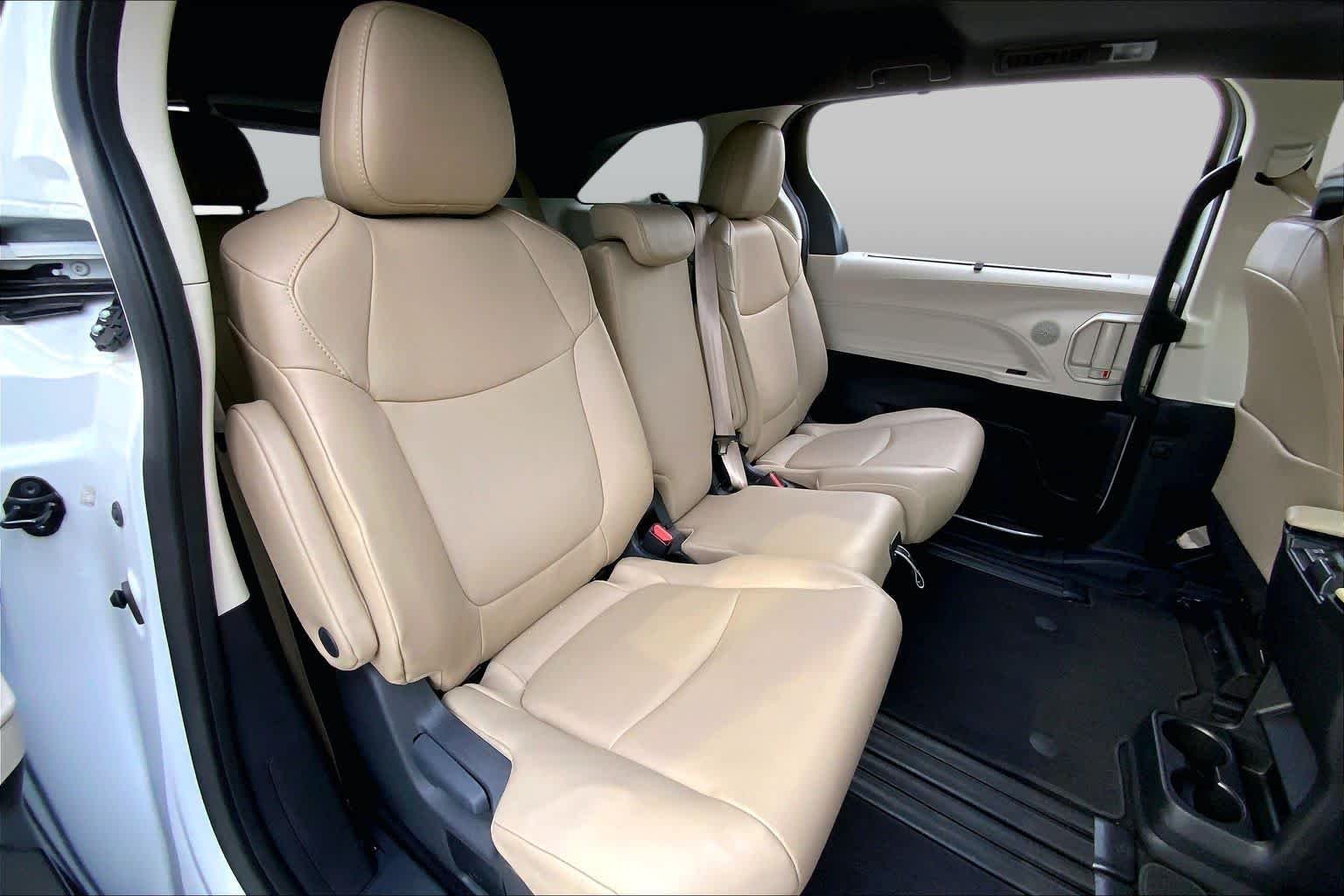 Used 2024 Wind Chill Pearl Toyota XLE image 19