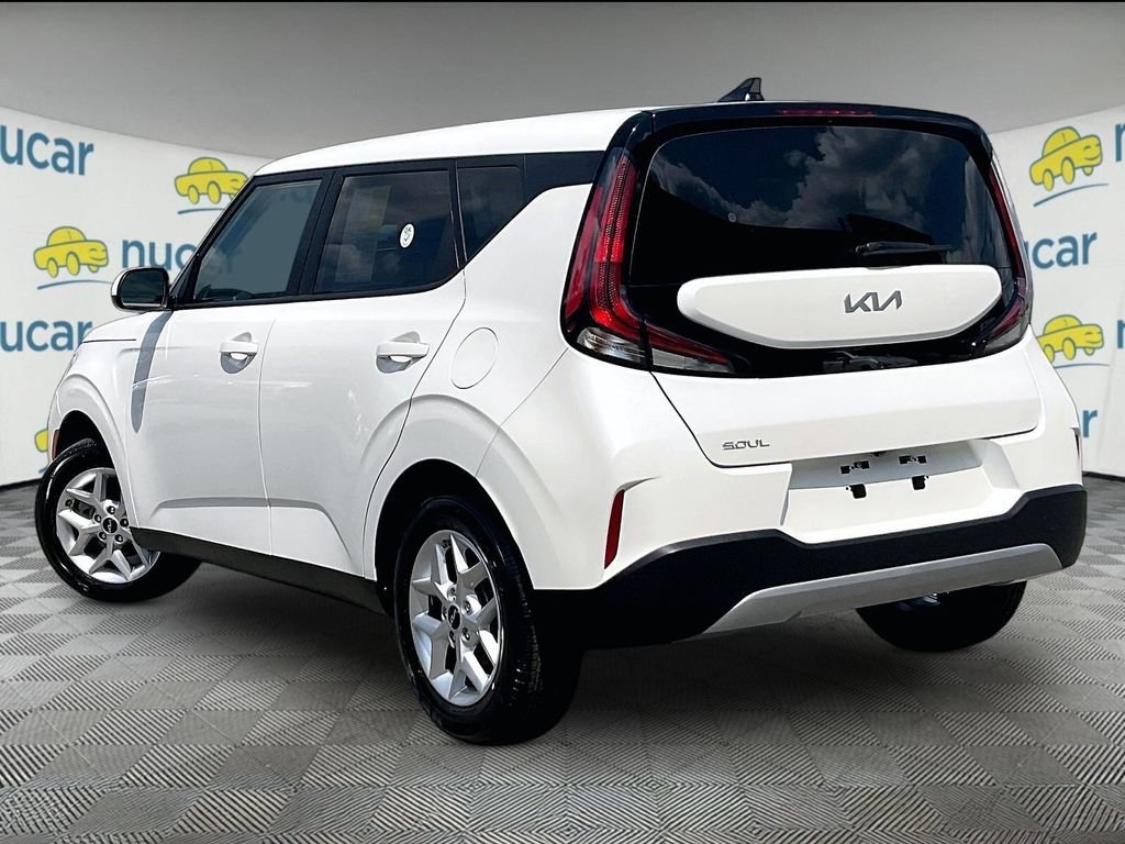 Used 2025 White Kia LX image 4