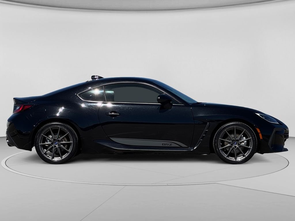 Used 2022 Crystal Black Silica Subaru Limited image 31