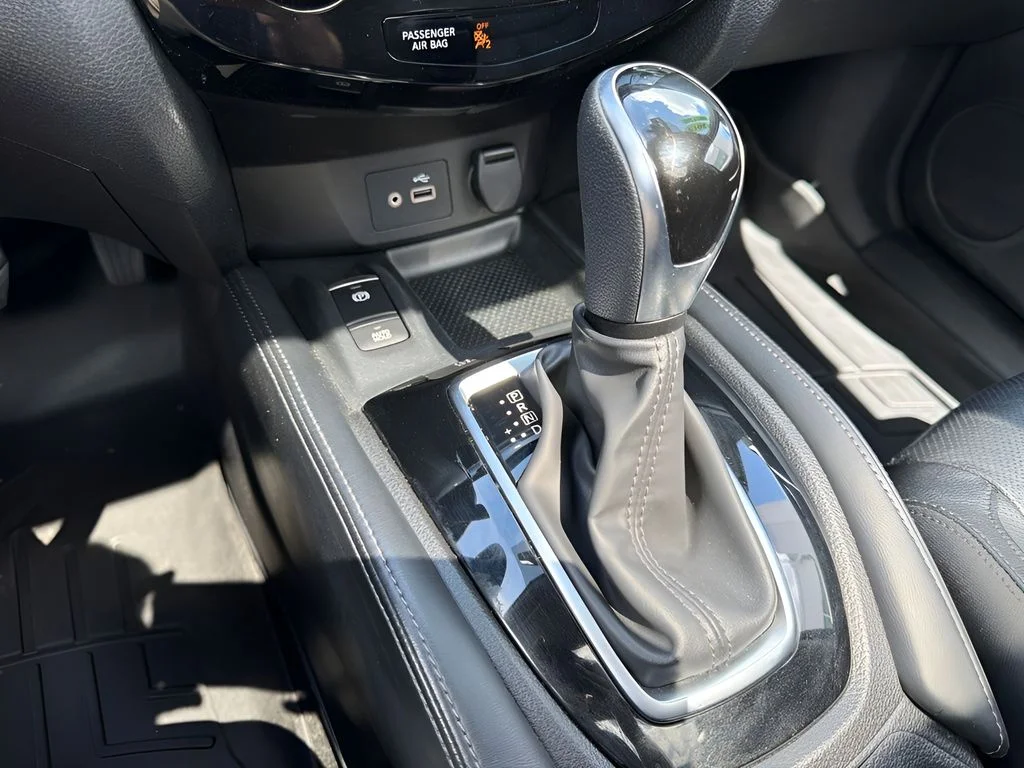 Used 2019 Black Nissan SL image 17