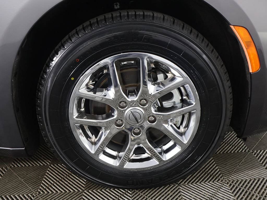 Used 2023 Gray Chrysler Touring L image 22