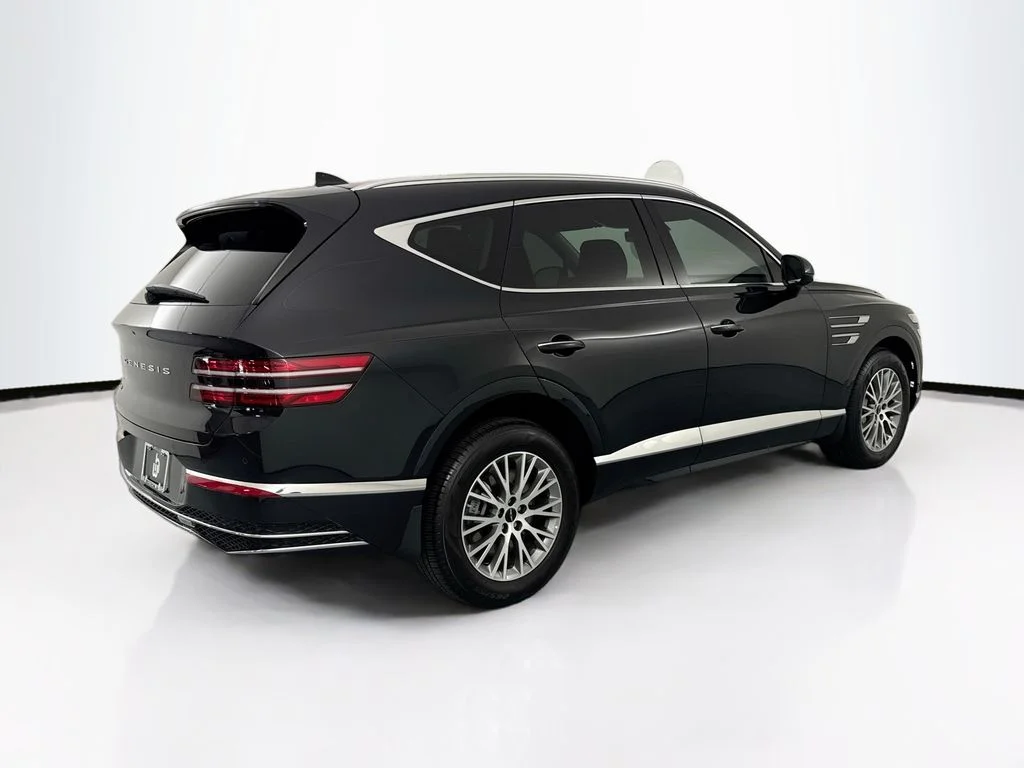 Used 2026 Black Genesis 2.5T image 5