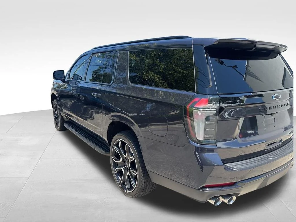 Used 2025 Gray Chevrolet RST image 5
