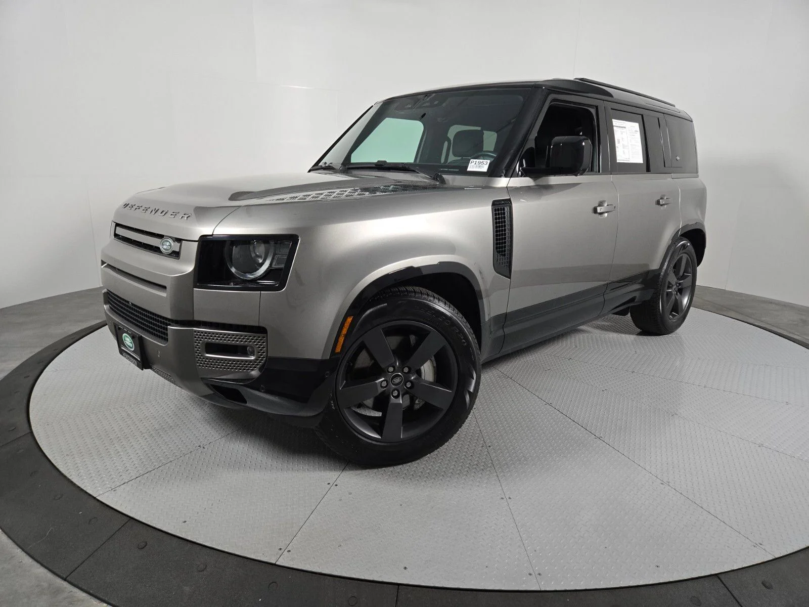 2024 Land Rover Defender 110 X-Dynamic SE P400's photo
