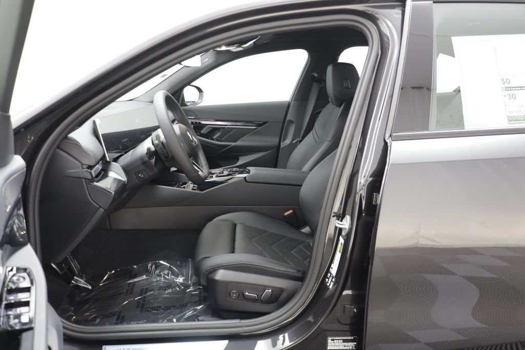 New 2027 Dark Graphite Metallic BMW 530i xDrive image 6