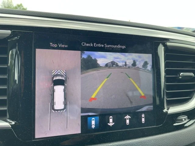 Used 2020 Black Chrysler Launch Edition image 10