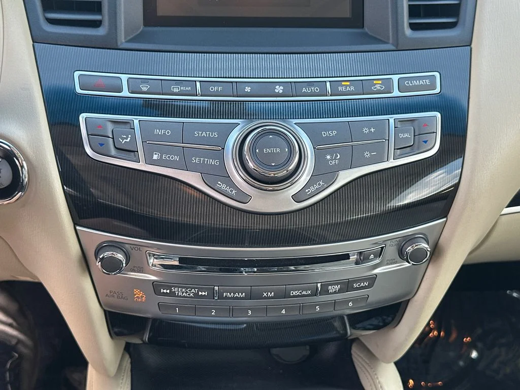 Used 2016 White INFINITI Base image 26