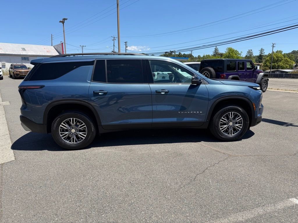2025 Chevrolet Traverse LT - Photo 7