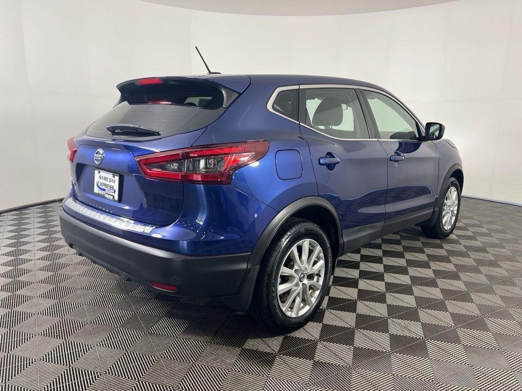 Used 2020 Caspian Blue Metallic Nissan S image 21
