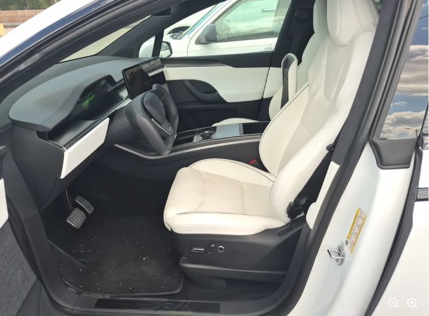 Used 2022 White Tesla Plaid image 6