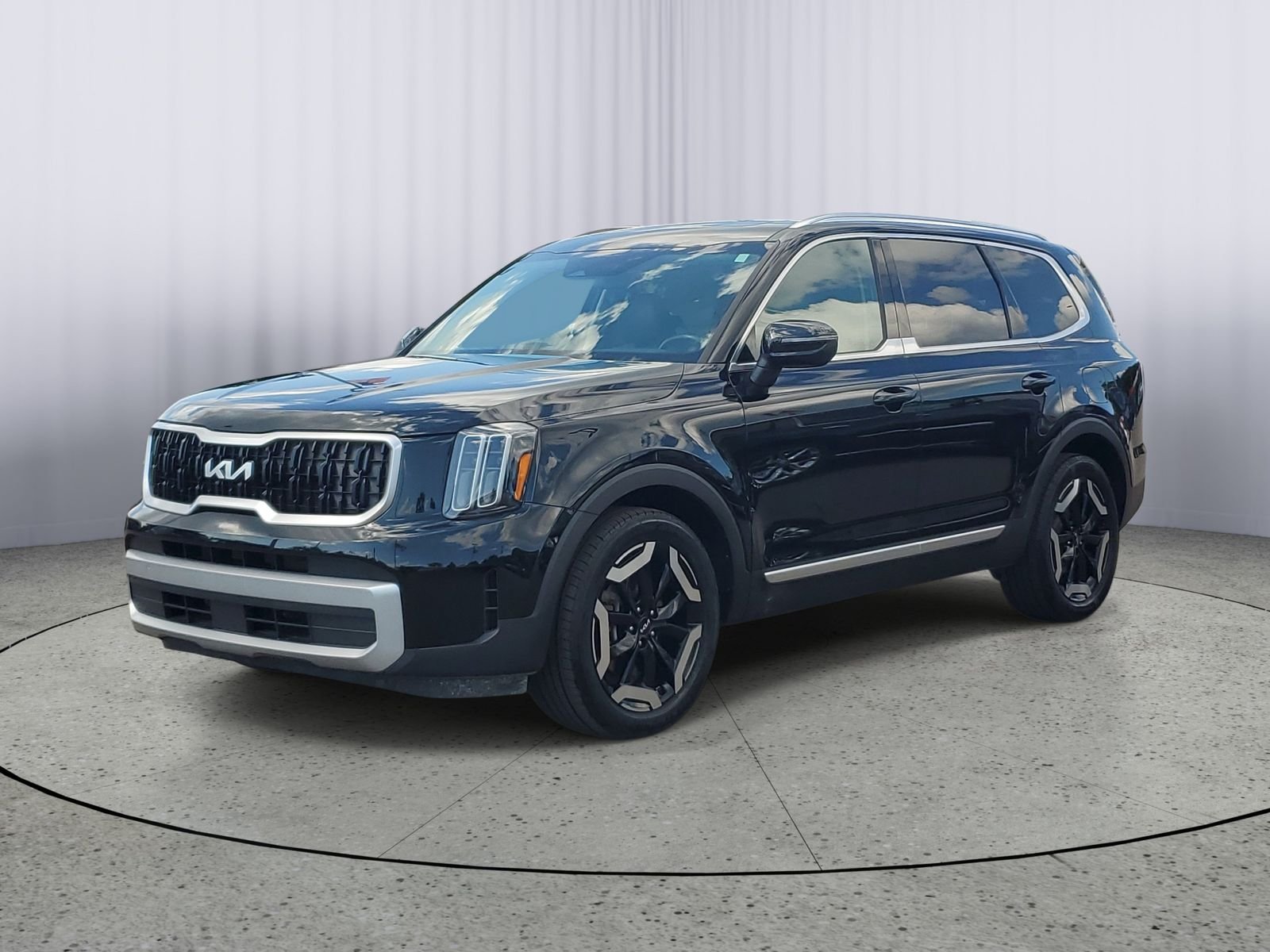 Used 2023 Black Kia EX image 2
