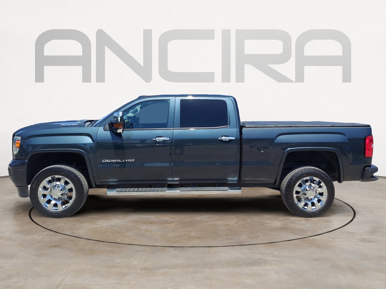 Used 2018 Dark Slate Metallic GMC Denali image 7