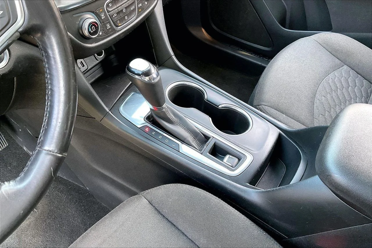 Used 2018 Blue Chevrolet LT image 31