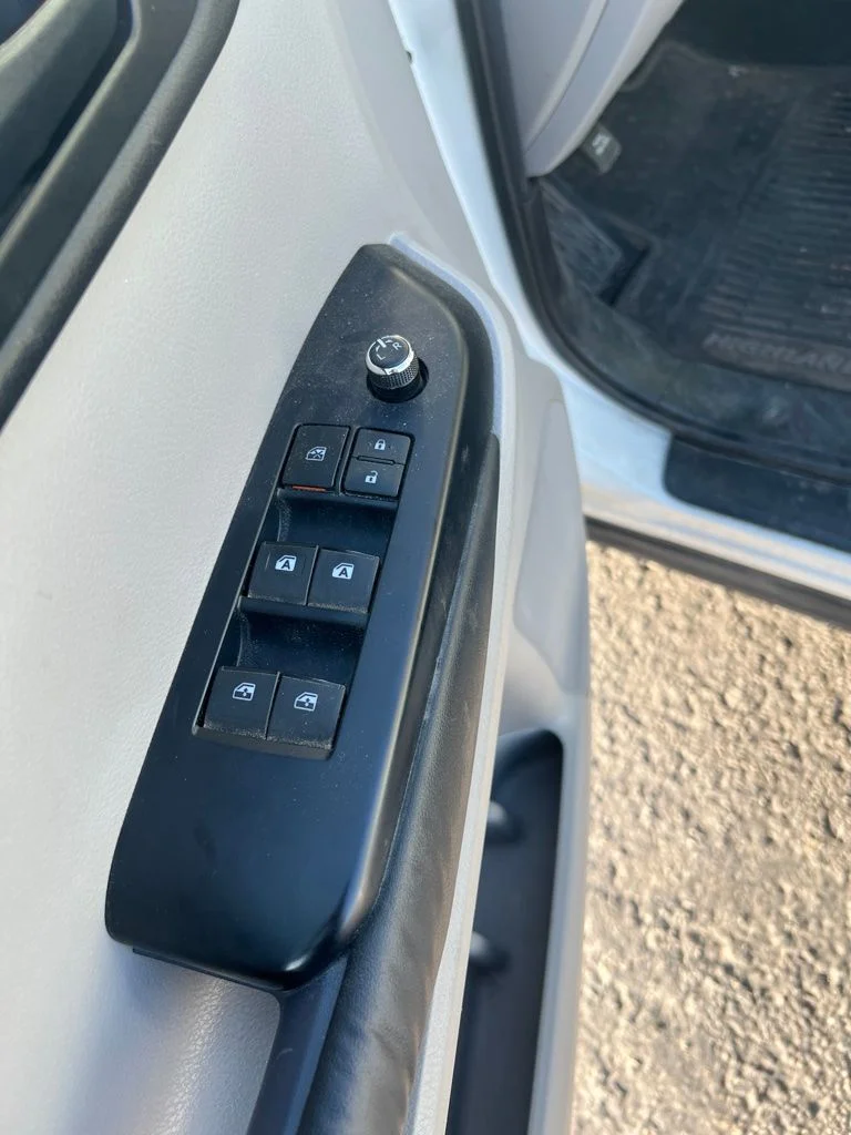 Used 2016 Blizzard Pearl Toyota LE Plus V6 image 17