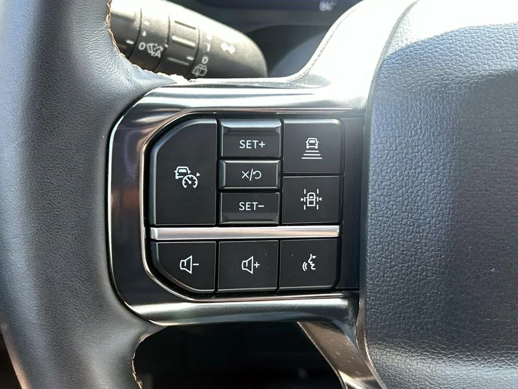 Used 2024 White Metallic Ford Platinum image 30