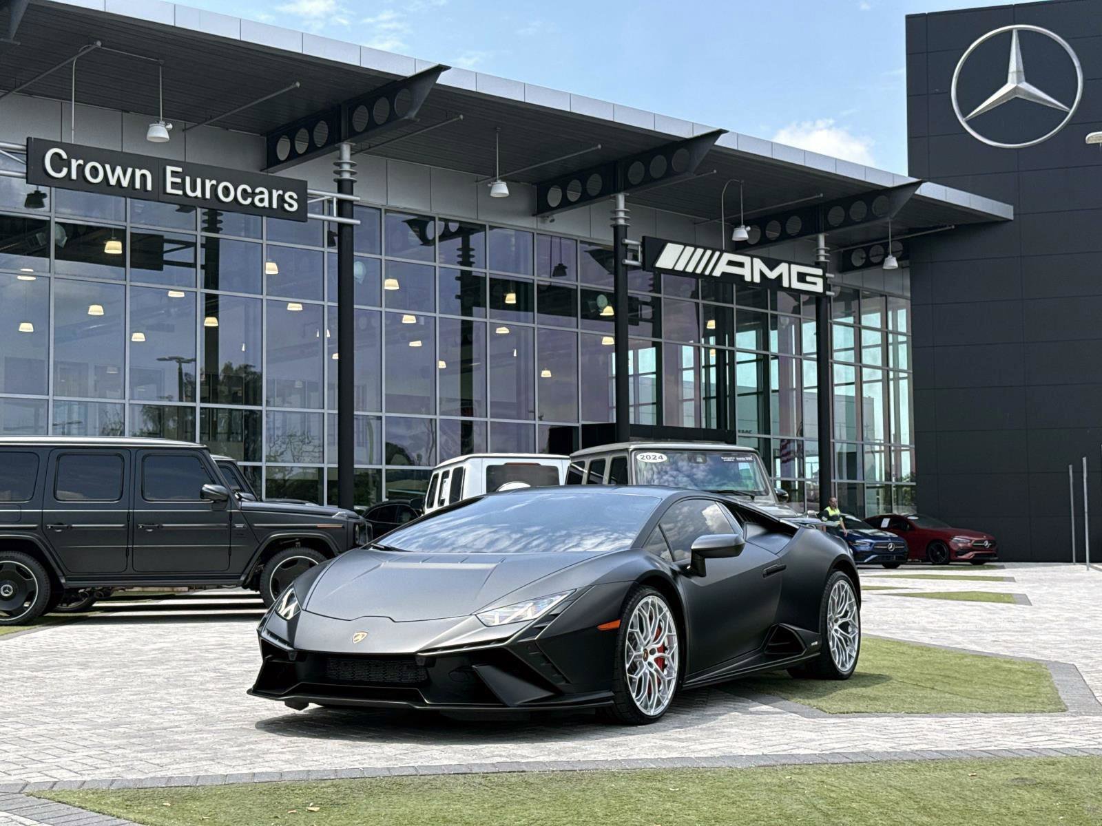 2023 Lamborghini Huracan Tecnica's photo