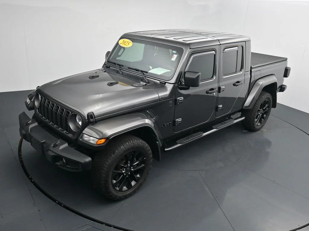Used 2025 Gray Jeep Nighthawk image 26