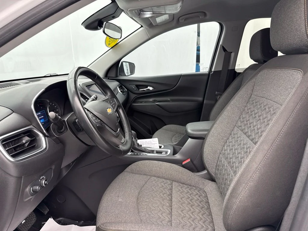2024 Chevrolet Equinox LT SUV Slide 17