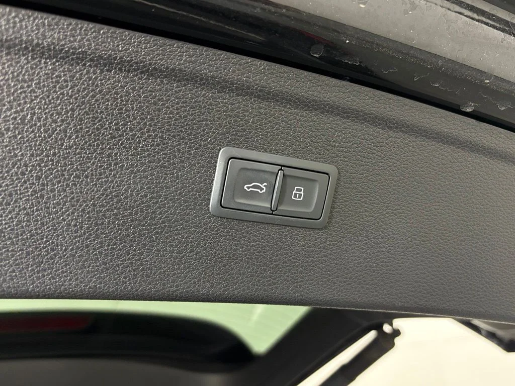 Used 2020 Black Audi 55 Premium image 38