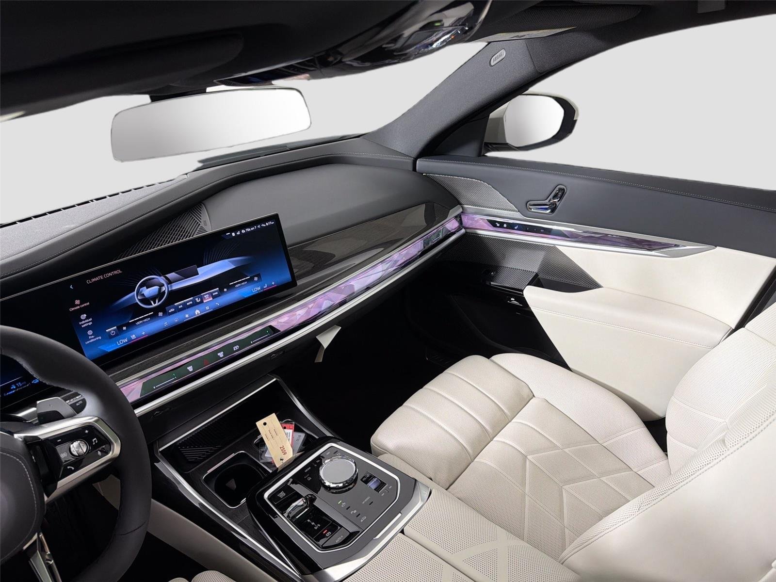 New 2026 Mineral White Metallic BMW 750e xDrive image 22