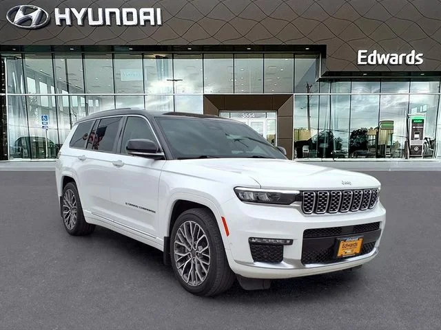 Used 2023 White/off-white Jeep Summit image 10