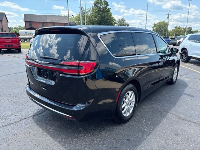 Used 2024 Black Chrysler Touring L image 7