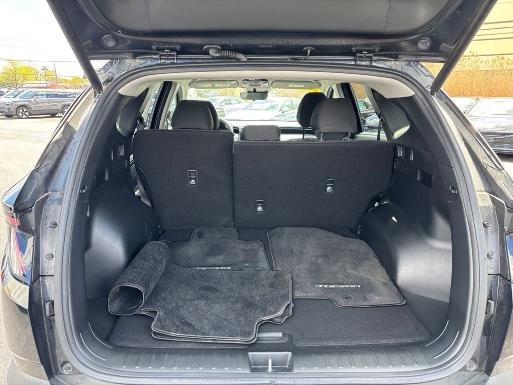 Used 2023 Black Hyundai SEL image 12