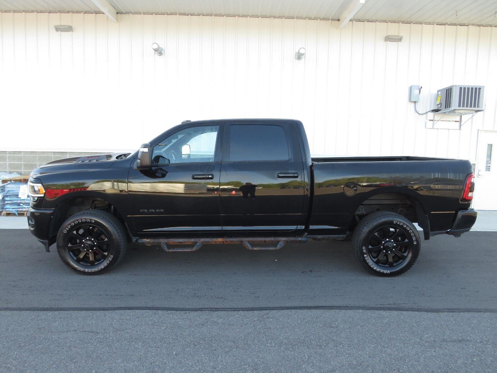 Used 2023 Diamond Black Crystal Pearlcoat Ram Laramie image 13