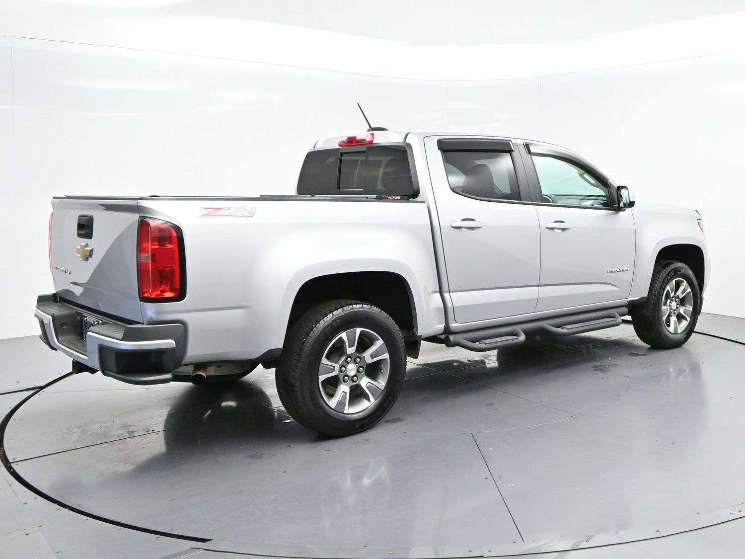 Used 2018 SILVER ICE METALLIC Chevrolet 4WD Z71 image 7