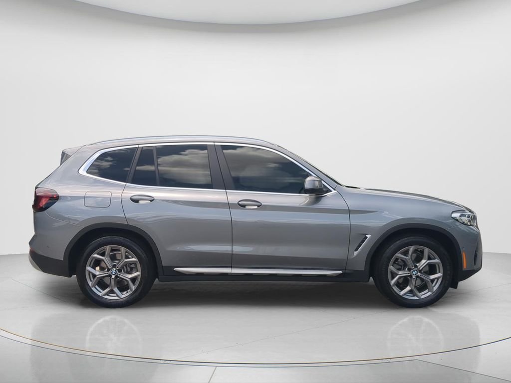 Used 2024 Gray BMW sDrive30i image 4