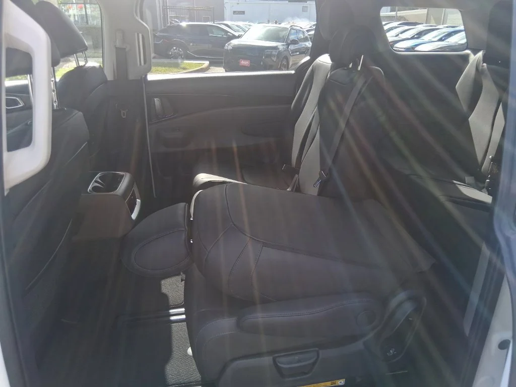 Used 2026 White Kia LXS image 16