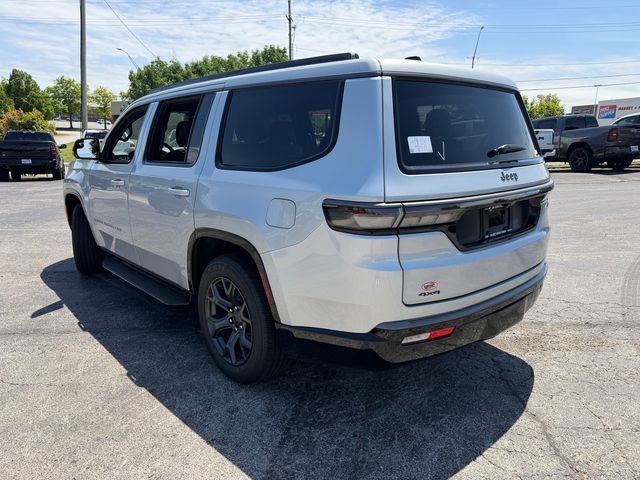 New 2026 Silver-Zynith Exterior Paint Jeep Limited Altitude image 10