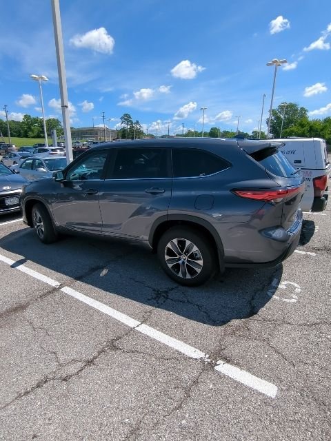 Used 2023 Gray Toyota XLE image 12