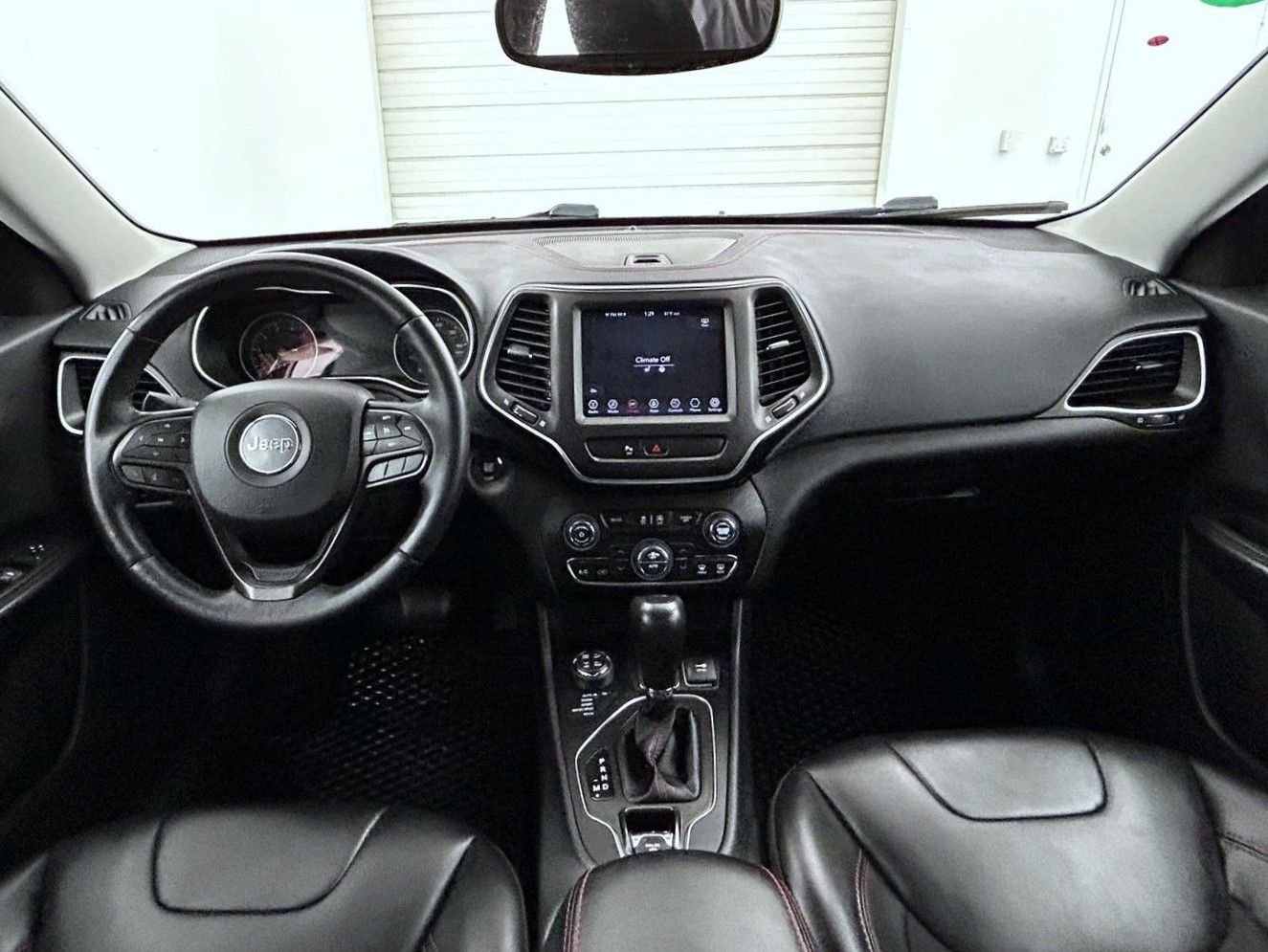 Used 2019 Billet Silver Metallic Jeep Trailhawk image 13