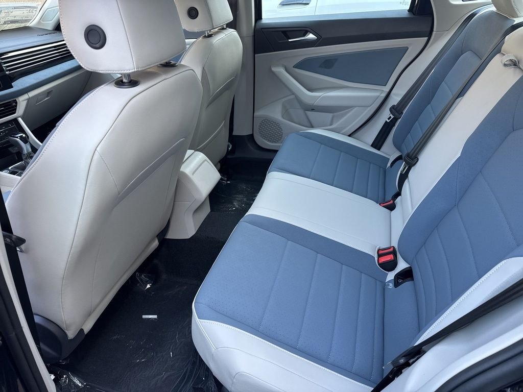 2025 Volkswagen Jetta SE - Photo 19