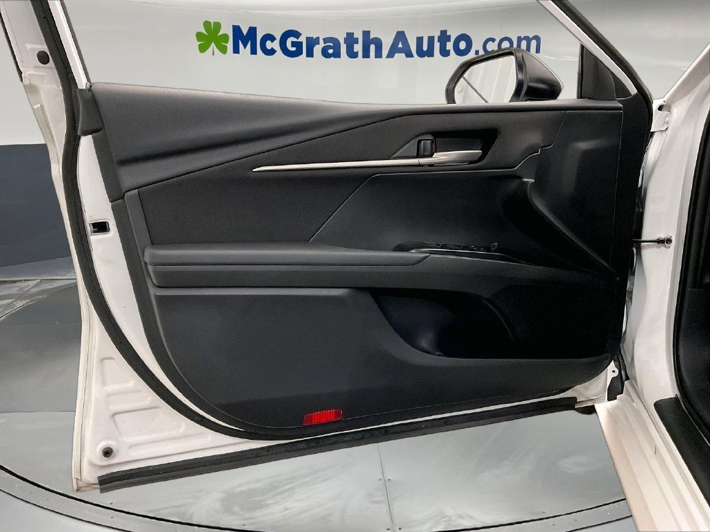 Used 2026 White Toyota LE image 27