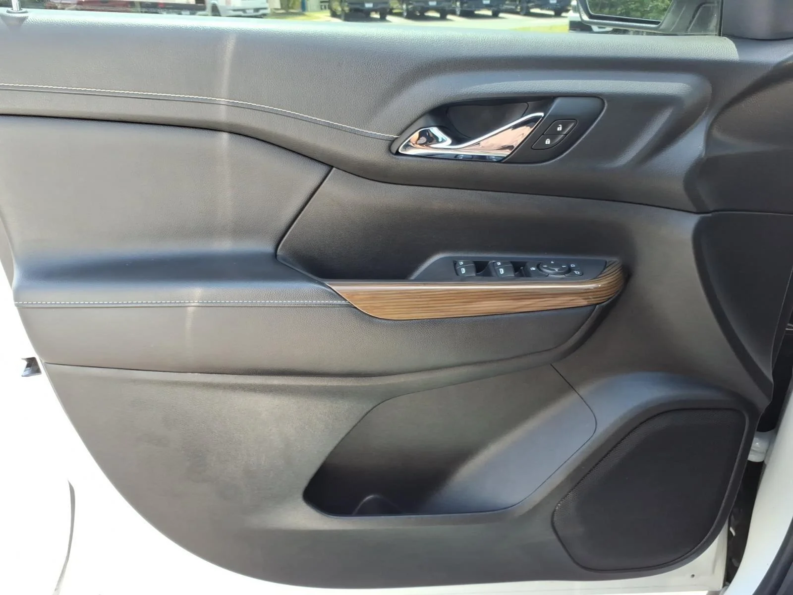 Used 2021 WHITE GMC SLE image 28