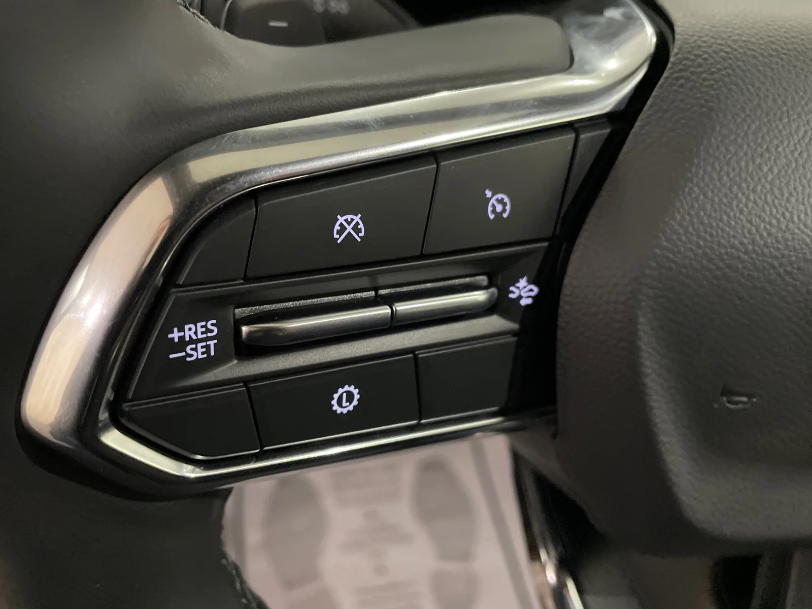 2027 Chevrolet Equinox LT - Photo 14