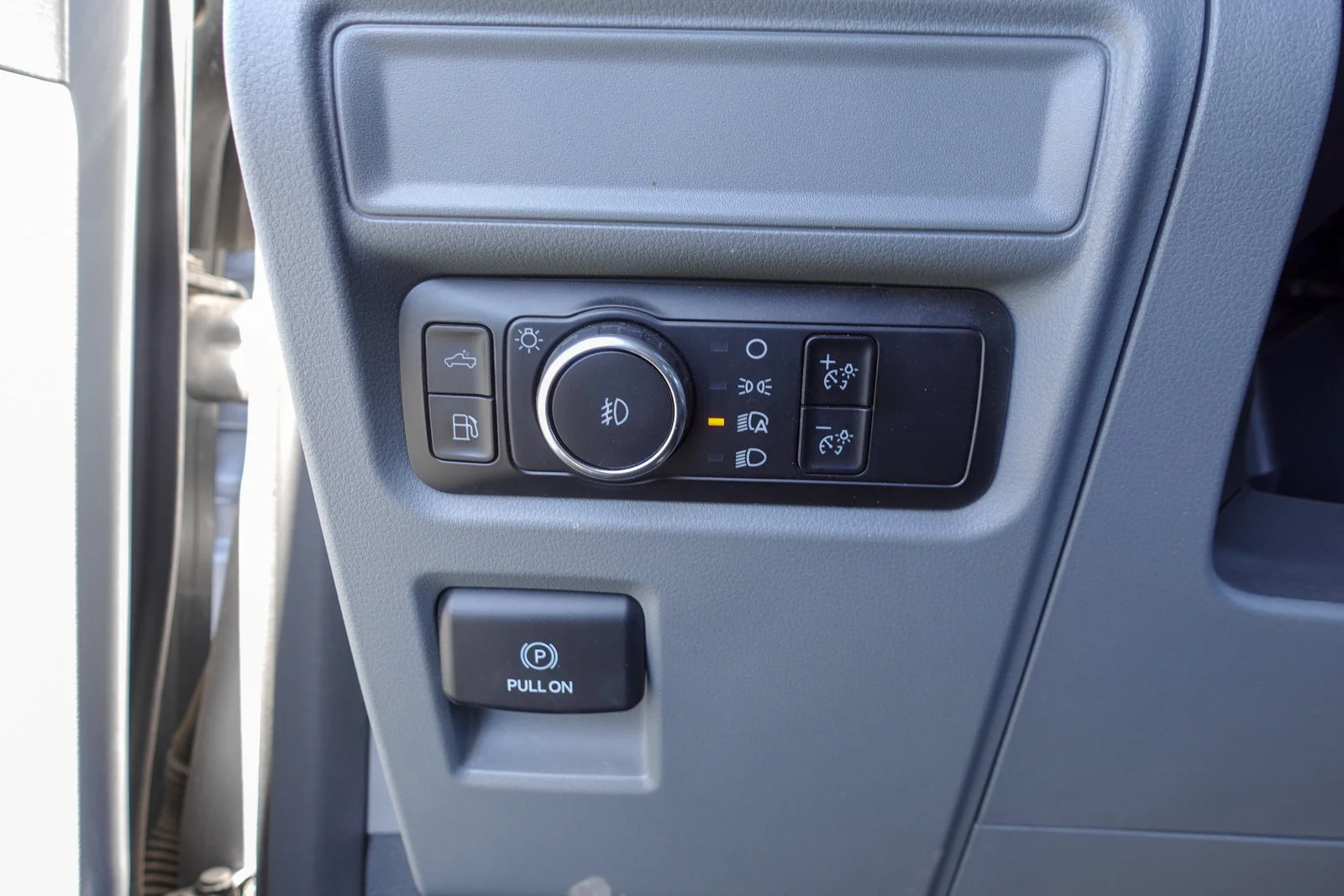 Used 2025 Silver Metallic Ford XLT image 17