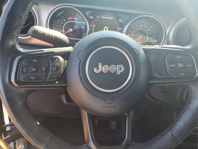 Used 2018  Jeep Sport S image 12